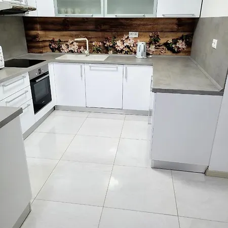Apartman Dantia - Dubnica Nad Vahom, Priamo V Centre Lejlighed Dubnica nad Váhom