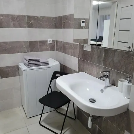 Appartamento Apartman Dantia - Dubnica Nad Vahom, Priamo V Centre