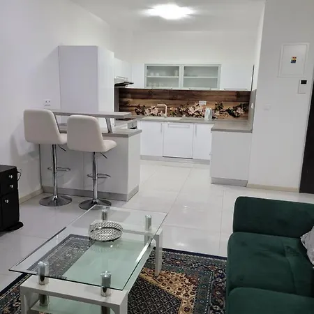 Apartman Dantia - Dubnica Nad Vahom, Priamo V Centre *