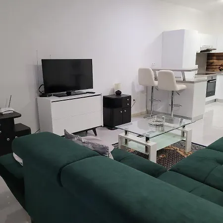 Apartman Dantia - Dubnica Nad Vahom, Priamo V Centre *