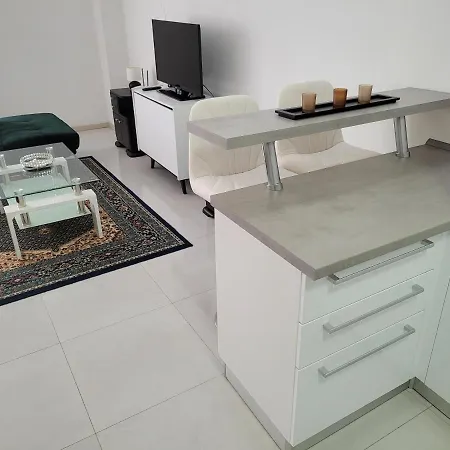Apartman Dantia - Dubnica Nad Vahom, Priamo V Centre