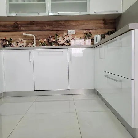 Apartman Dantia - Dubnica Nad Vahom, Priamo V Centre Lejlighed *