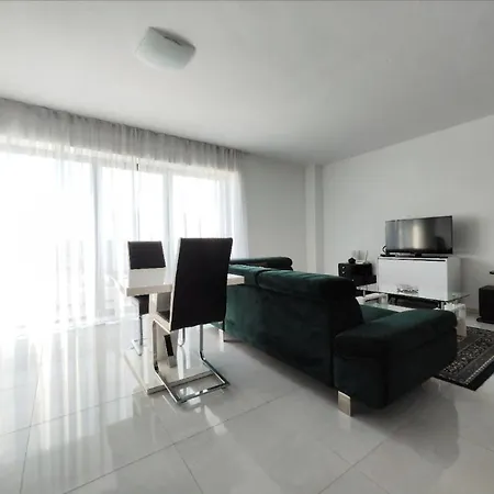 Apartman Dantia - Dubnica Nad Vahom, Priamo V Centre